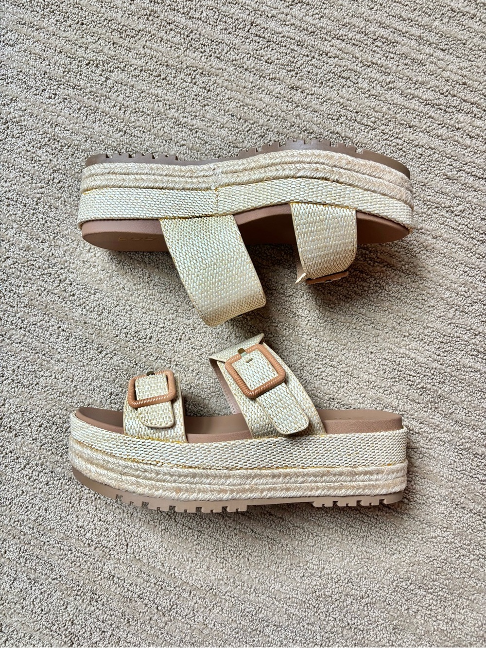 soda — ‘funny’ women’s platform wedge sandal in natural raffia